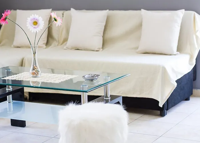 Апартаменти White Coral