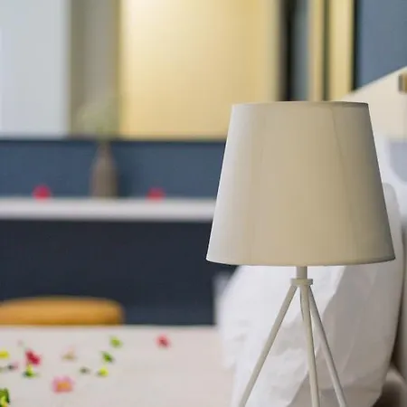 公寓 White Coral 罗希姆诺